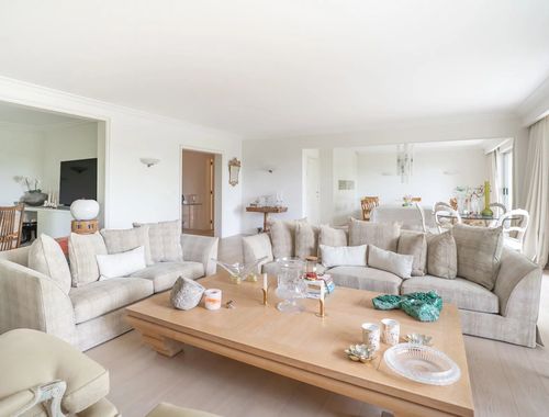                                         Appartement te koop in Ukkel, € 1.190.000
