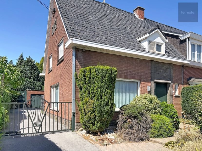 Huis te koop in Gentseweg 231,
                    8792 Desselgem