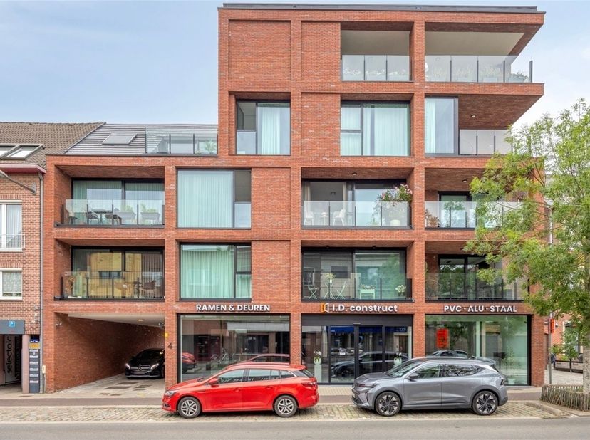 Instapklaar en energiezuinig appartement met ruim terras en prachtig open zicht in Willebroek. Dit recent appartement uit 2022 combineert moderne arch