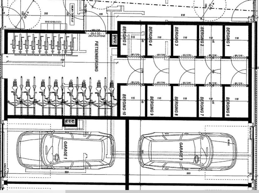 Débarras à vendre au centre de Wervik.Situés dans la Résidence Sint Maarten.Adresse : Sint Maartensplein 11, Keizerstraat 8 Wervik.différentes dimensi