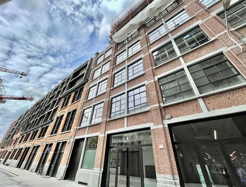                                         Studio met slaaphoek te huur in Berchem, € 950
