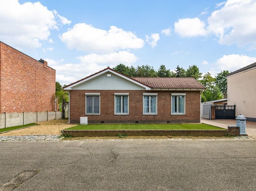 Huis te koop in Vinkstraat 12,
                    2580 Beerzel