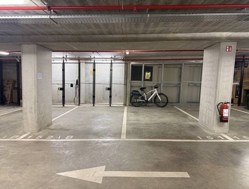                                         Staanplaats te huur in Antwerpen, € 150
