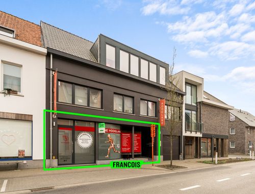                                         Bâtiment commercial à vendre à Hooglede, € 275.000
