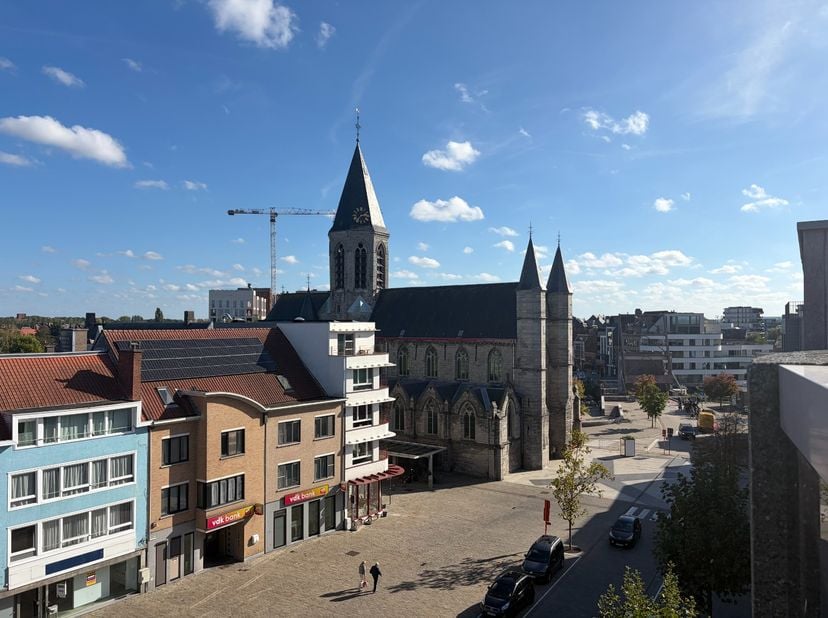 Appartement te huur in Markt 30 bus 5,
                    9800 Deinze