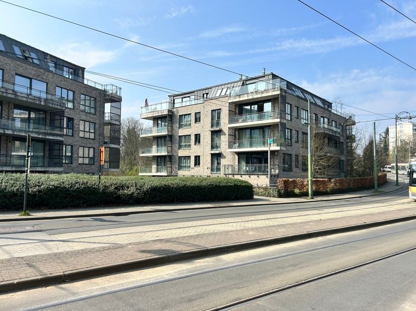 Garage te koop in Avenue de la Forêt 99,
                    1000 Brussel