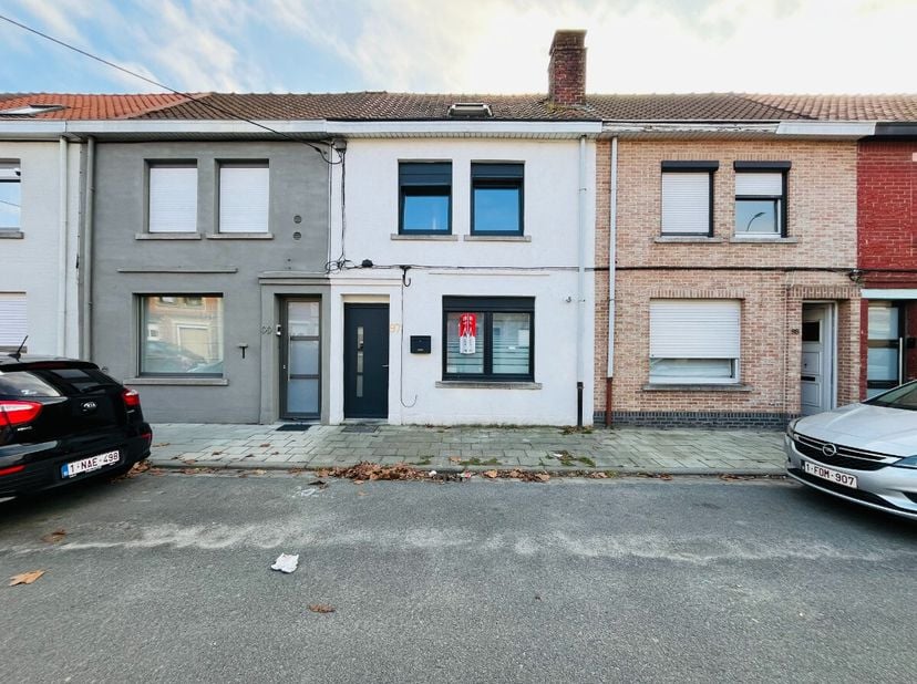 [[ DIT PAND NEEMT DEEL AAN DE ERA OPEN HUIZEN DAG OP 13/6 VAN 14:30 TOT 15:30 ]] Te koop: gezellige instapklare woning in de Blekersstraat te Menen He