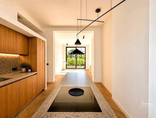                                        Appartement à louer à Saint-Gilles, € 2.640
