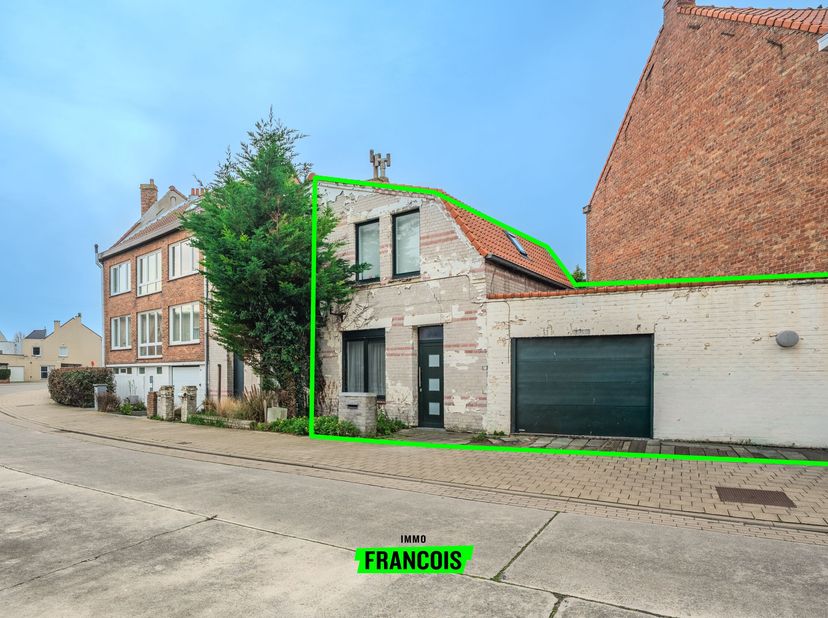 Huis te koop in Sint-Amandsberglaan 57,
                    8400 Oostende