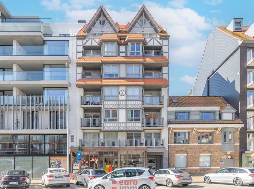 Cet emplacement de parking souterrain est situé au centre de Nieuport-Bains, idéal pour ceux qui recherchent une solution de stationnement pratique et