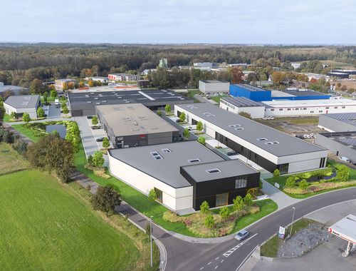                                         Bâtiment d’entreprise à vendre à Maaseik, € 291.000
