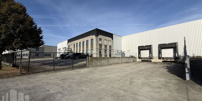 Bien professionnel à vendre à Avenue Zénobe Gramme 11, 1480 Saintes
