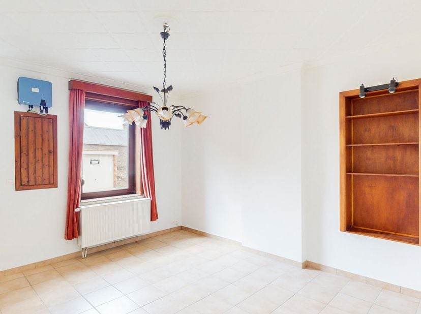 ACTUALIMMO vous propose cette belle maison 3 façades avec 4 chambres et jardin.<br />
Surface habitable selon le PEB : 169 m².<br />
<br />
Idéalement