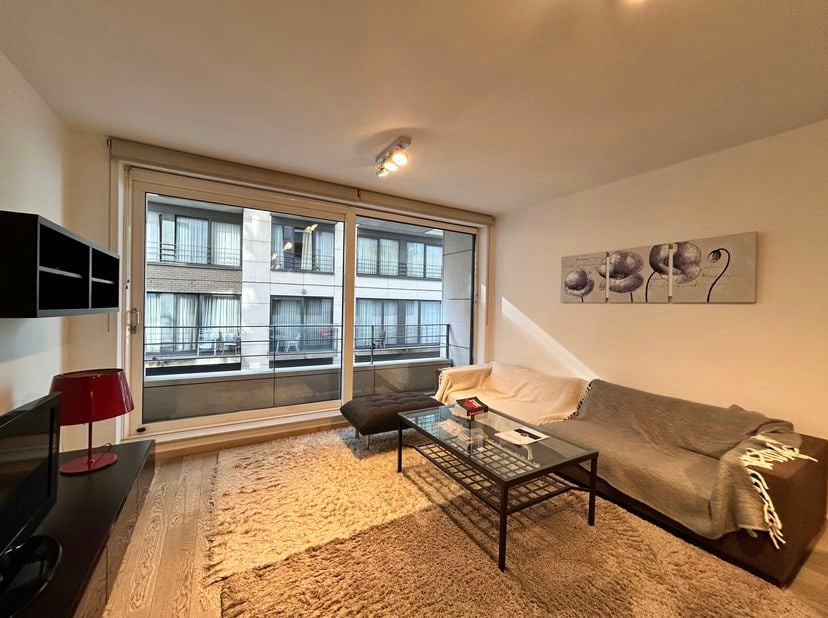 BRUSSEL, In het hart van het stadscentrum, Place de Brouck&amp;egrave;re, dicht bij winkels en vervoer. Aangenaam gemeubeld APPARTEMENT (2CH/1SDB/1SDD) va