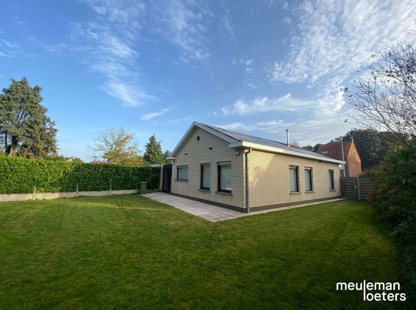 Huis te huur in Snellegemsestraat 123,
                    8210 Zedelgem