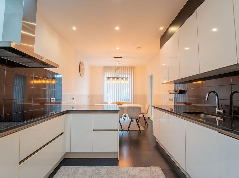 Heeft u interesse? Bekijk deze woning op onze website http://www.domovastgoed.be of contacteer ons op het nummer 011/96.49.96<br />
Gelegen langs een
