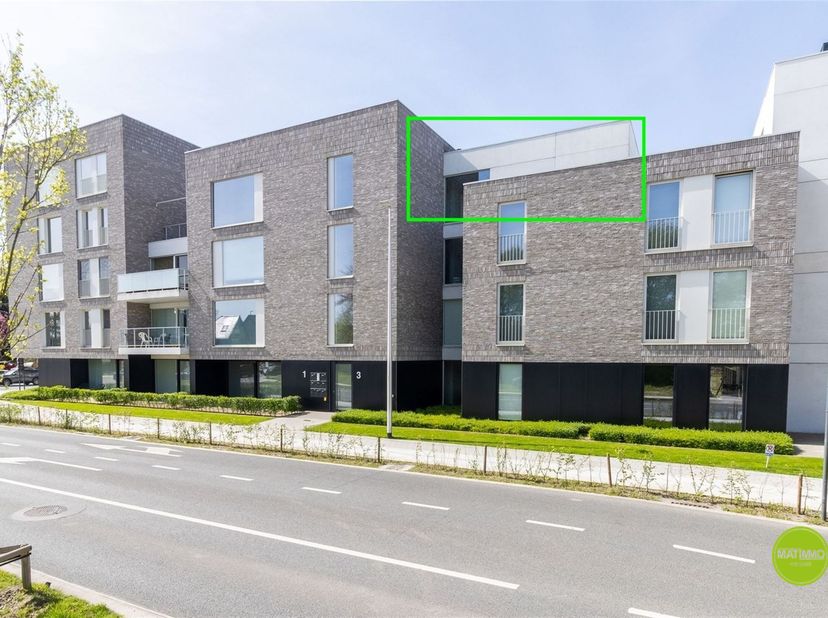 Bienvenue dans cet appartement moderne et élégamment meublé situé à Lommel. Ce magnifique complexe résidentiel présente une architecture contemporaine