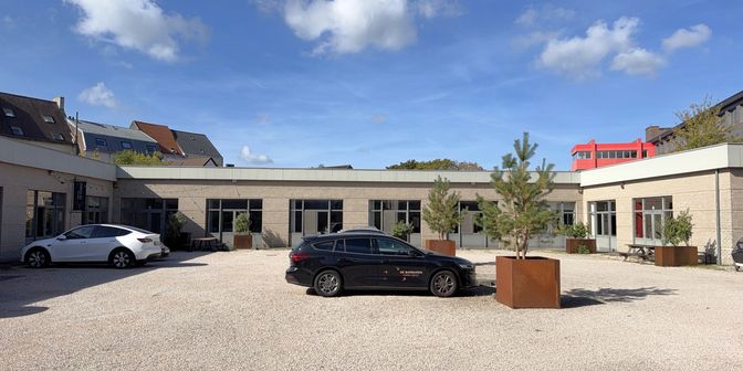 Bedrijfsvastgoed te huur in Begijnhoflaan 464 - C bus U3, 9000 Gent