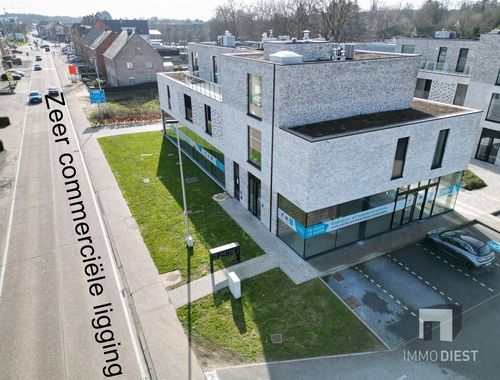                                         Bâtiment commercial à vendre à Oostham, € 655.000
