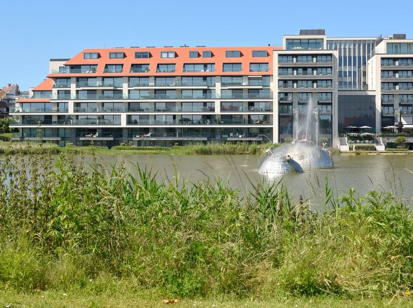 Uitzonderlijk appartement in de befaamde residentie &amp;amp; hotel in “La Rive - La Réserve”, met uitzicht op het Zegemeer.<br />
Dit uitzonderlijke appa