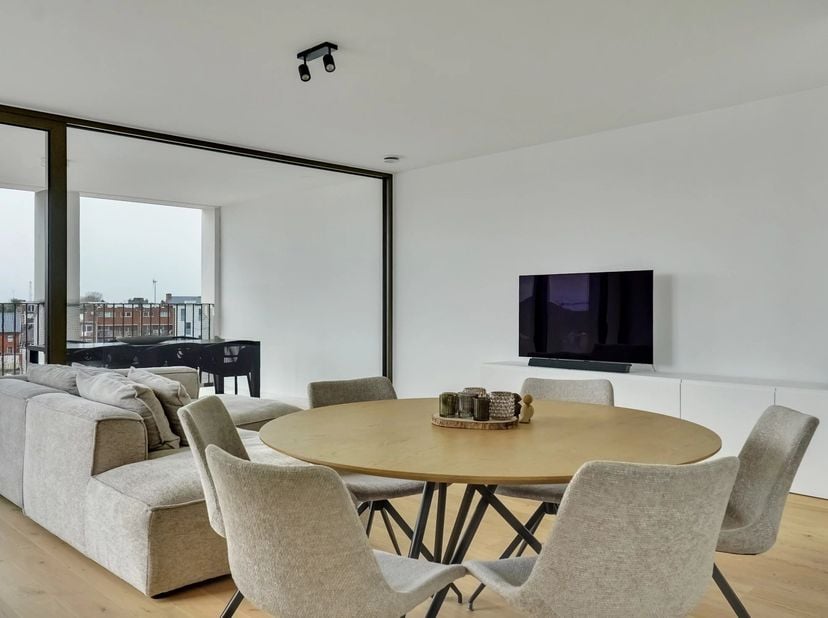 ***verkoop onder registratierechten***<br />
Instapklaar BEN-appartement met 2 slaapkamers, 2 terrassen en autostaanplaats in hartje Beringen: Blijkst