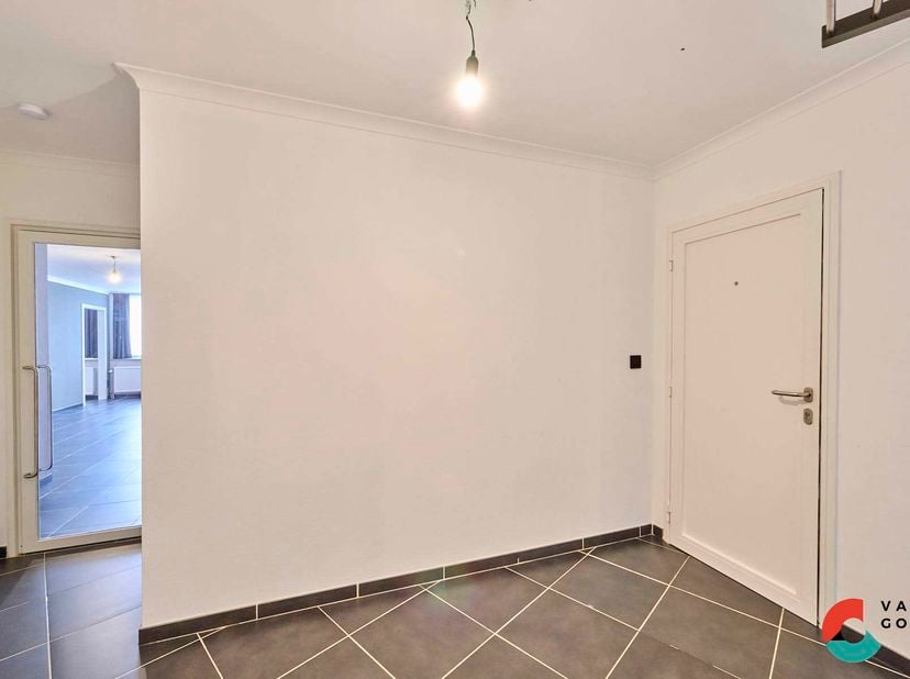 Ben jij opzoek naar een centraal gelegen appartement met alle voorzieningen binnen handbereik? Dit instapklare appartement bevindt zich op de eerste v