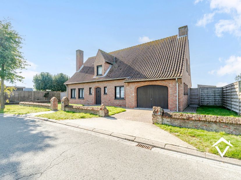 Huis te koop in Vlaanderenstraat 41,
                    8680 Koekelare