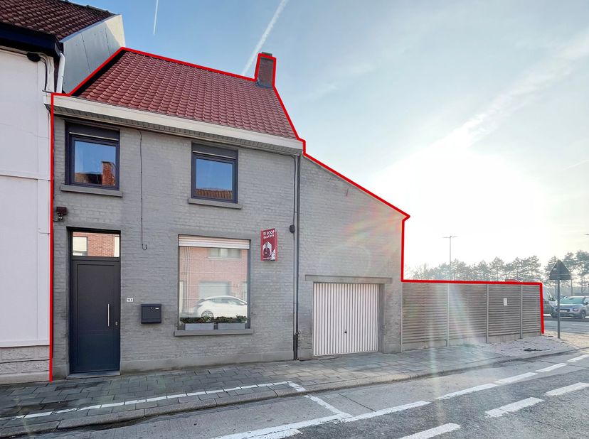 Op zoek naar een instapklare woning die ruimte en comfort biedt?&amp;nbsp; Stop dan maar met zoeken en bezoek deze woning!&amp;nbsp; In deze woning geniet je