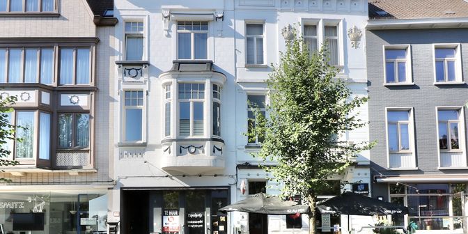 Bedrijfsvastgoed te huur in Markt 5, 9900 Eeklo