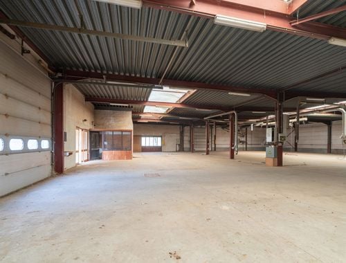                                         Entrepôt avec bureau à louer à Hamme, € 1.000
