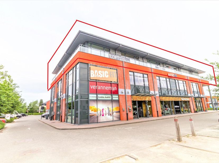 &amp;lt;terrain environnement="" et=""&amp;gt;Espace Multi-entreprises moderne et stylé | Belle opportunité | Excellent rapport Espace/qualité/prix<br />
- WA