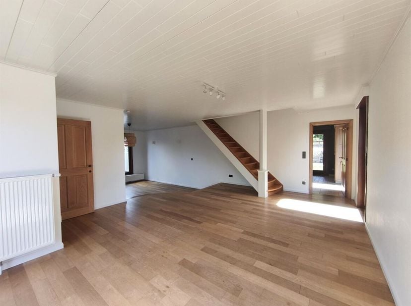 Maison prête à être emménagée avec 4 chambres, un beau jardin et un espace de vie unique à Balen<br />
Situation<br />
Situé au calme à Hege 3 à Balen