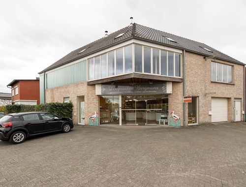                                         Commerce à louer à Mol, € 2.000
