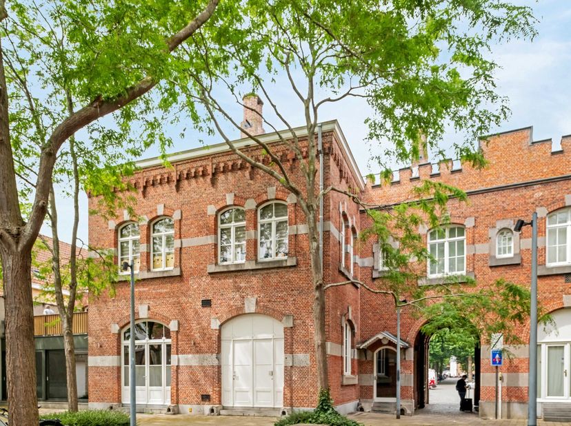 BRUGES - PRIX DE DÉPART - EXCLUSIF, penthouse situé près du quai du Rozenhoedkaai (124m² habitables) avec une TERRASSE MAGNIFIQUE (32m²) et une VUE SU