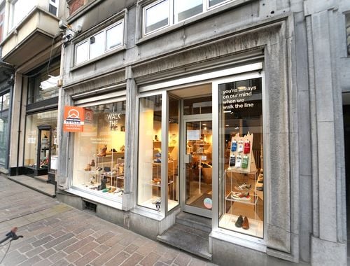                                         Bien commercial à louer à Gent, € 2.200
