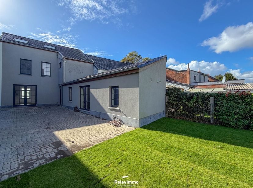 Maison à vendre à Chaussée de Mons  417,
                    7810 Maffle