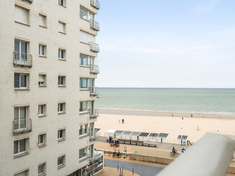 Te koop: gezellig appartement op de Zeedijk in Mariakerke te Oostende. Dit appartement, ligt op een toplocatie aan de Luxemburgstraat, vlak bij het st