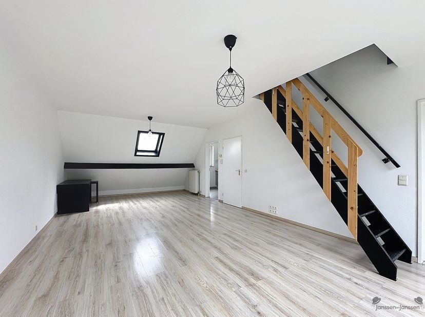 Vous recherchez un appartement spacieux avec une terrasse agréable dans un emplacement de choix à Boom ? Cet appartement duplex est situé au deuxième