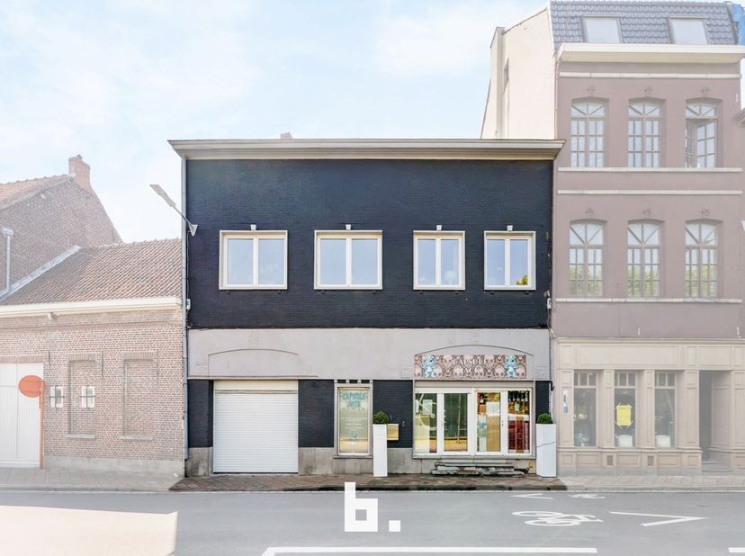 Huis te koop in Stationsstraat 1,
                    8870 Izegem