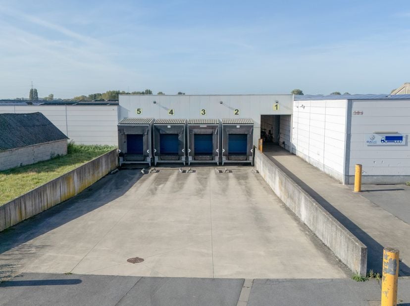 Bedrijfsvastgoed te huur in Sprietestraat 280,
                    8790 Waregem