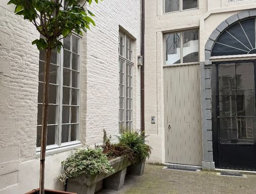                                         Bureaux à louer à Gent, € 2.500

