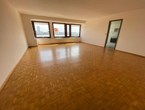                                         Appartement te huur in Oostende, € 1.100

