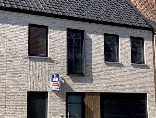                                         Rijwoning te koop in Poperinge, € 424.961

