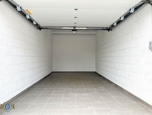                                         Garage te huur in Oostkamp, € 120
