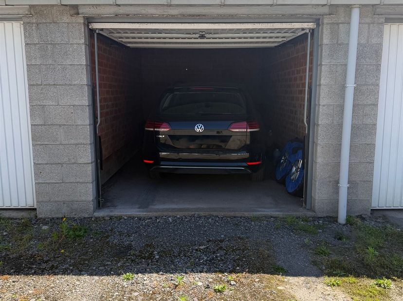 Garage à vendre à Malines<br />
<br />
<br />
Vous recherchez une solution de stationnement ou de stockage sûre et pratique ? Ce garage est idéalemen
