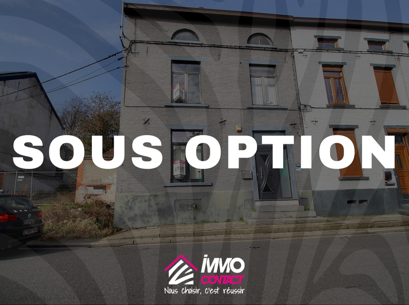 Maison 3 façades situé à Lodelinsart.<br />
Situé proche de grands axes et du centre ville, cette maison 3 façades pleine de potentiel offre un accès