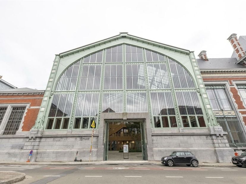 Maak deel uit van de levendige community van internationale ondernemers bij Tour &amp; Taxis Gare Maritime. Deze revolutionaire werkplek bevindt zich in d