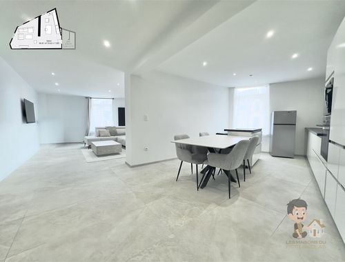                                         Appartementsgebouw te koop in Châtelineau, € 239.990
