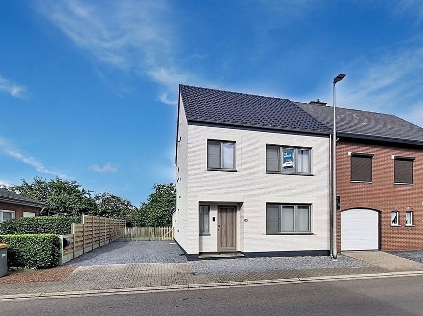 Huis te huur in Molenstraat 116,
                    3630 Meeswijk