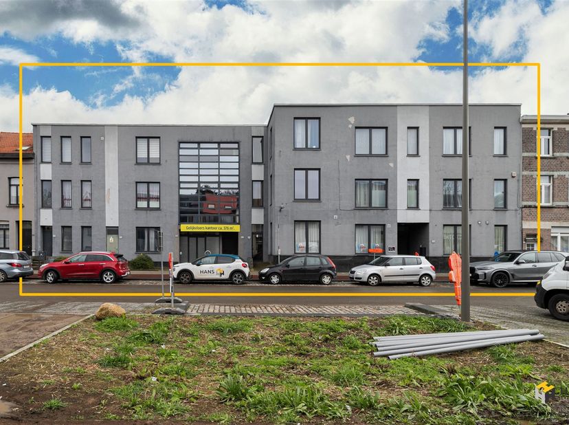 Ben je op zoek naar een veelzijdig investeringspand met volume, uitstraling én rendement? Dan is dit indrukwekkende gebouw op de Lakborslei absoluut e